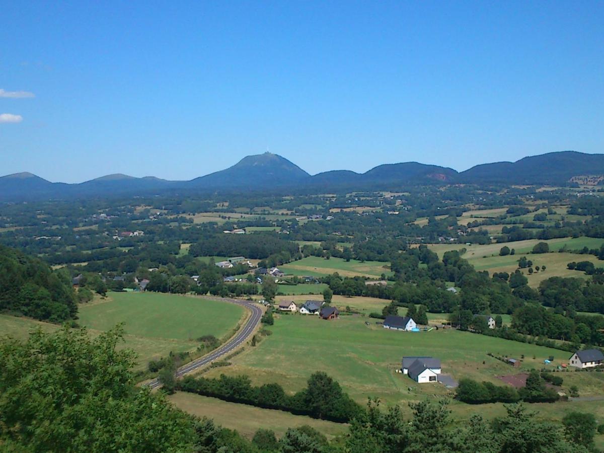 Lilas, Gite Saint Antoine, Orcival, Entre Sancy Et Volcans. Kültér fotó